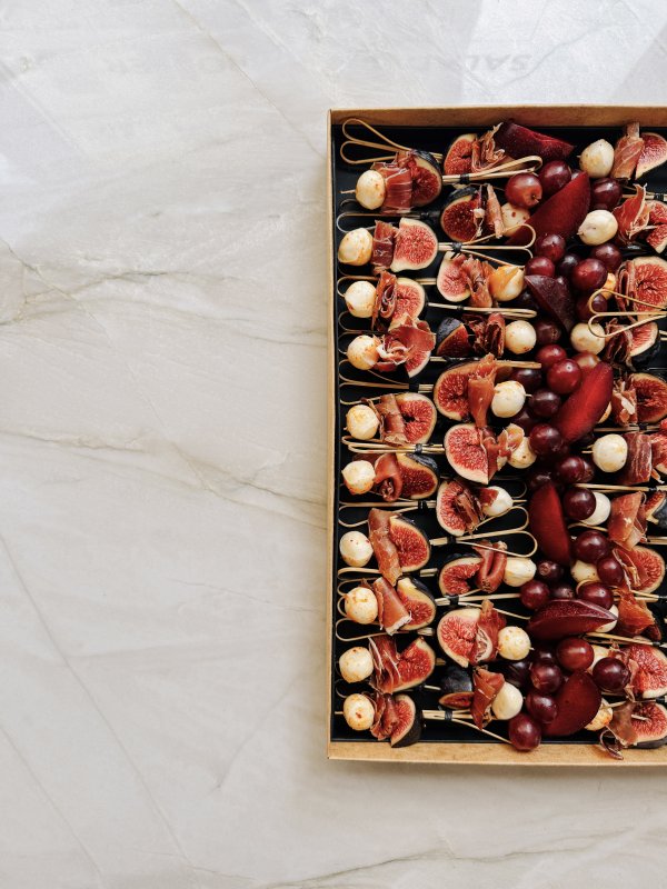 Le Grand Brochettes Serrano, une création signée Tableaux Paris.