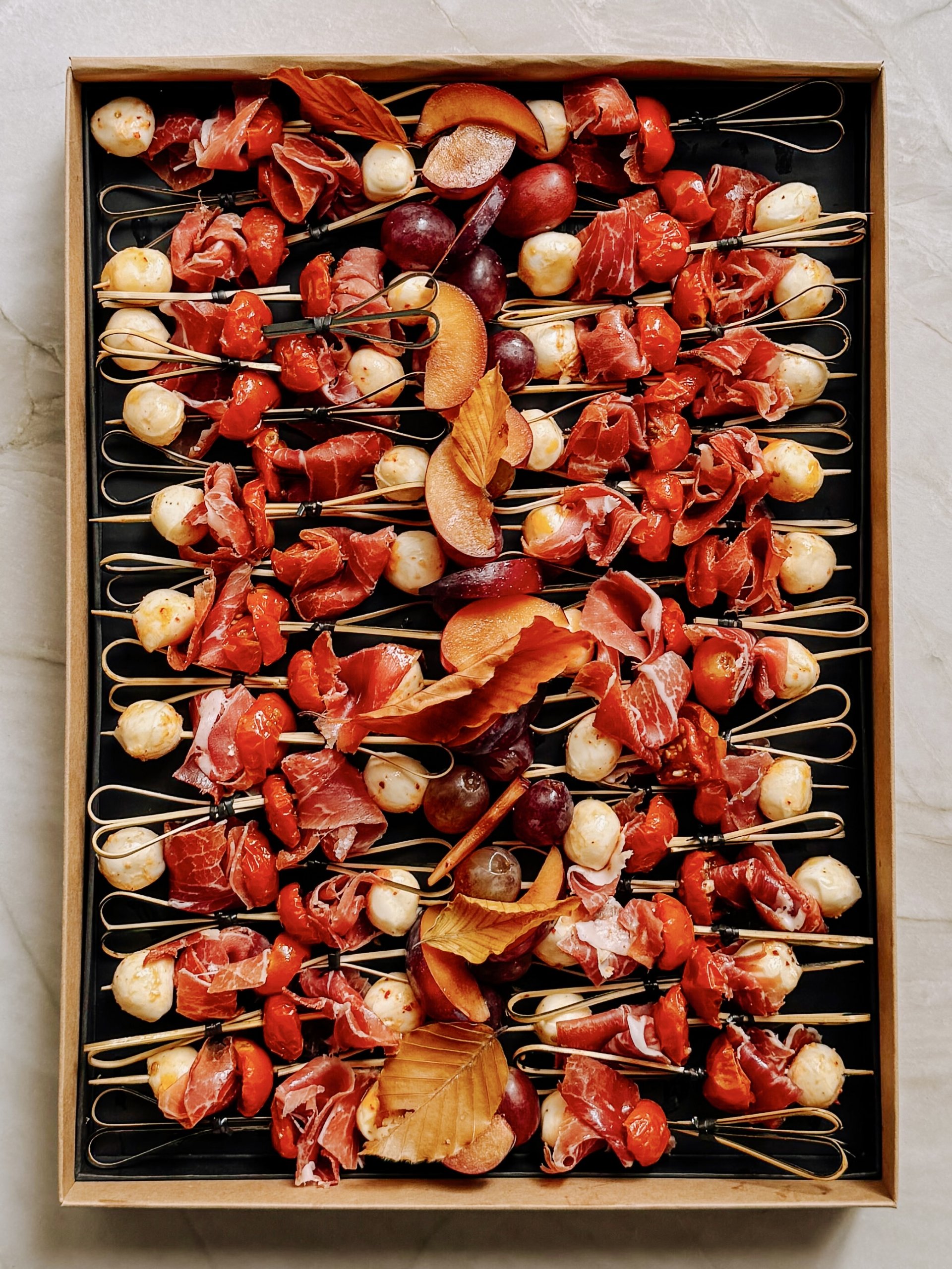 Le Grand Brochettes Serrano, une création signée Tableaux Paris.