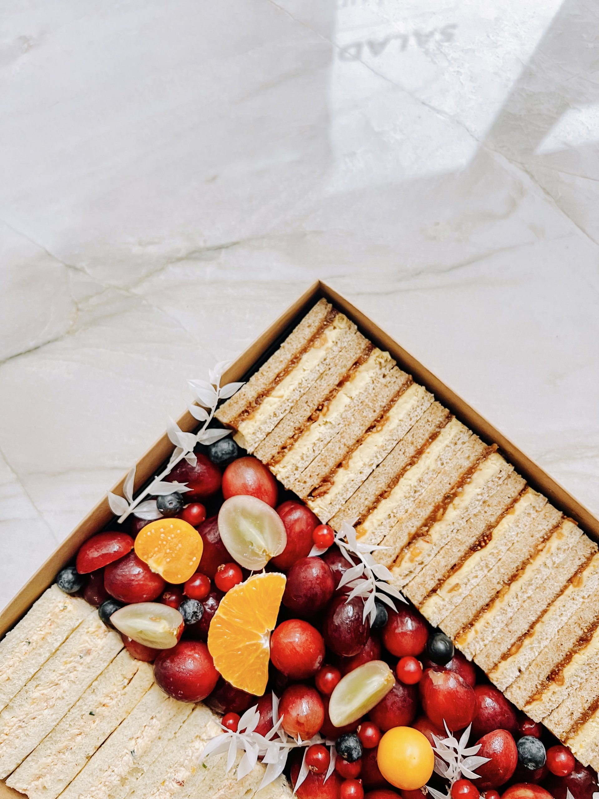 Le Grand Tableaux Finger des Fêtes, une création signée Tableaux Paris.