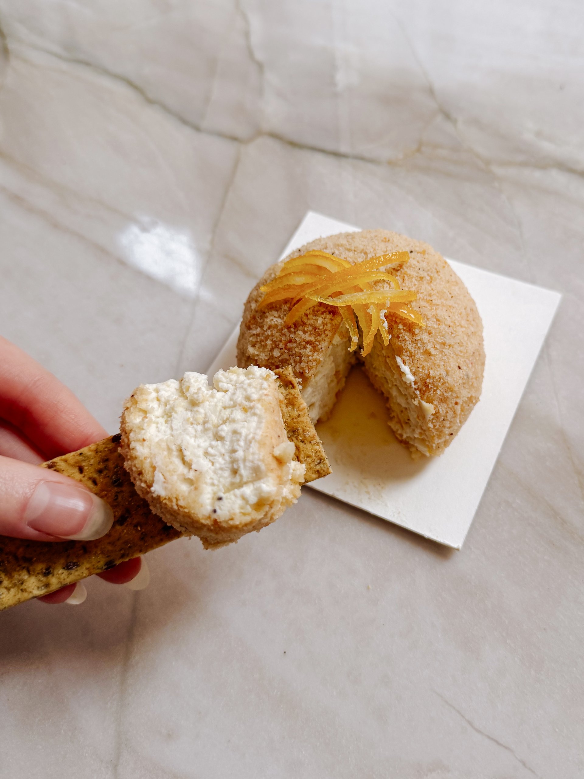 Le Chèvre Citron, une création signée Tableaux Paris.