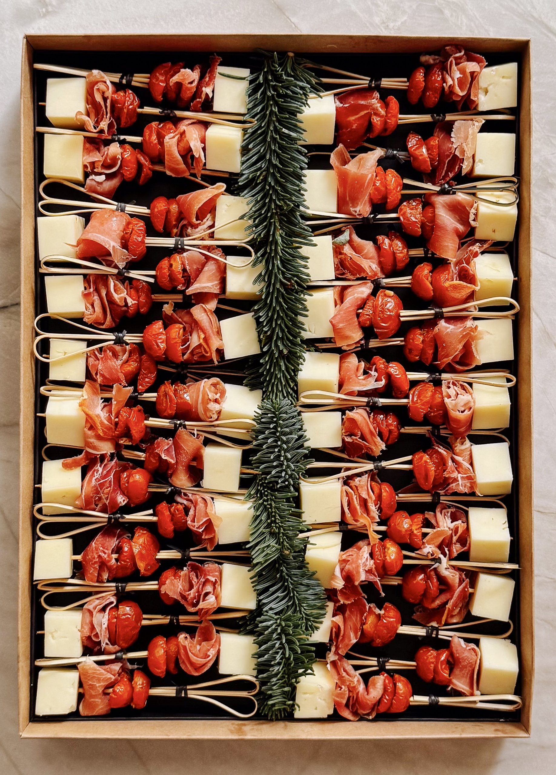 Le Grand Brochettes Basque, une création signée Tableaux Paris.