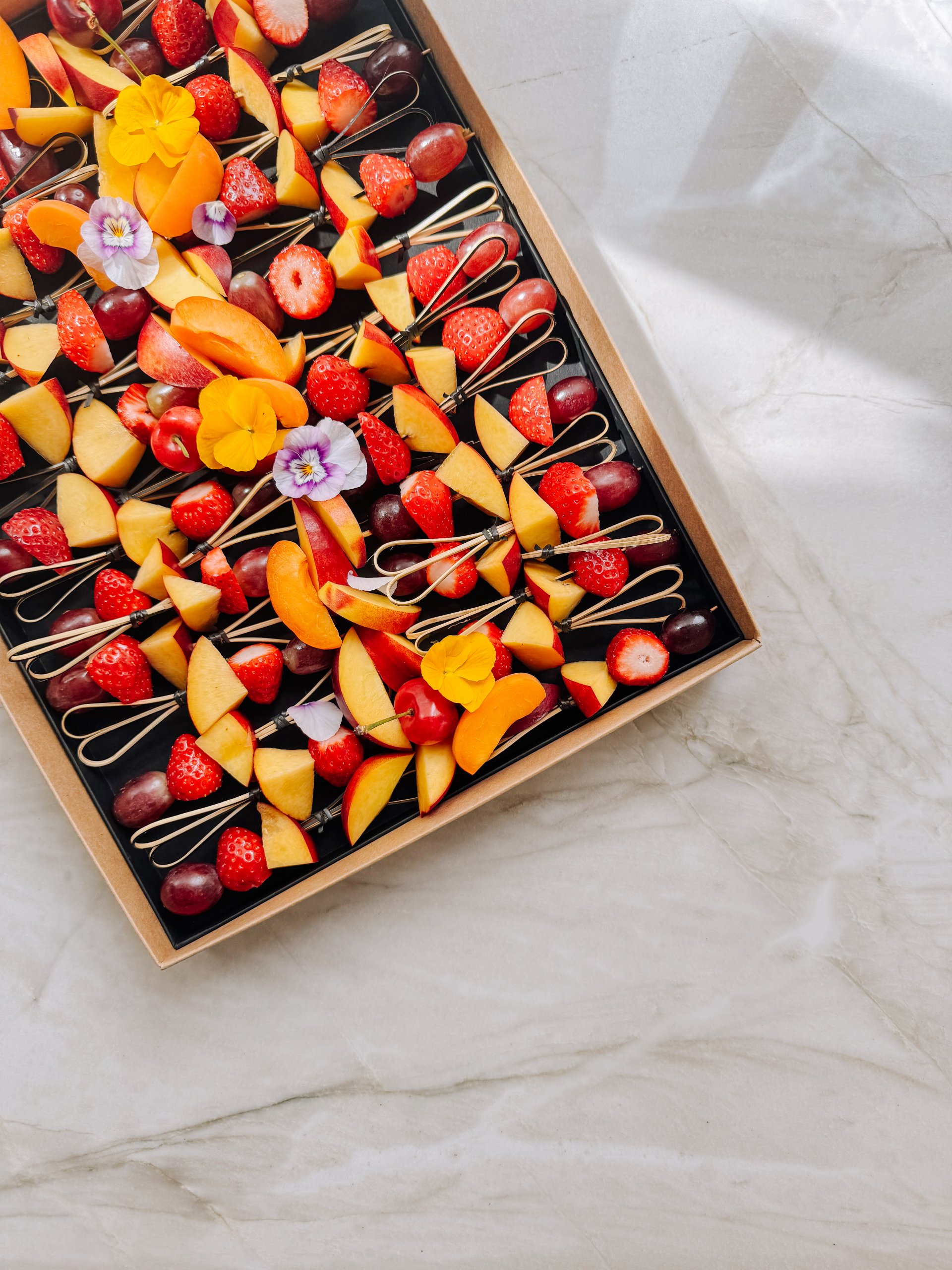 GRAND BROCHETTES DE FRUITS – Image 2
